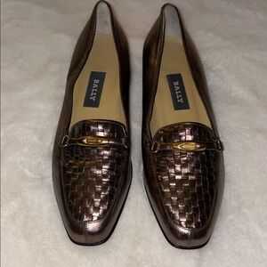 New Bally Vanessa Leather Luxury Woven Loafer Metallic Size: 7.5 never worn!
